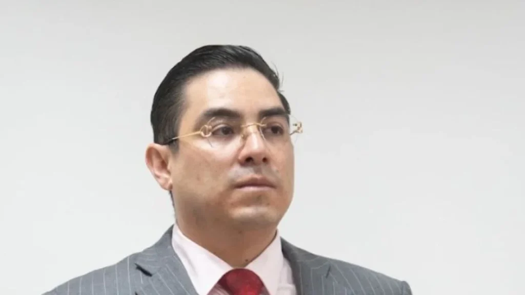 Rafael Marín Mollinedo informó que autoridades de Estados Unidos retiraron la visa a Alex Tonatiuh Márquez luego de detectarse una colección de relojes de lujo valuada en 7.7 millones de pesos.