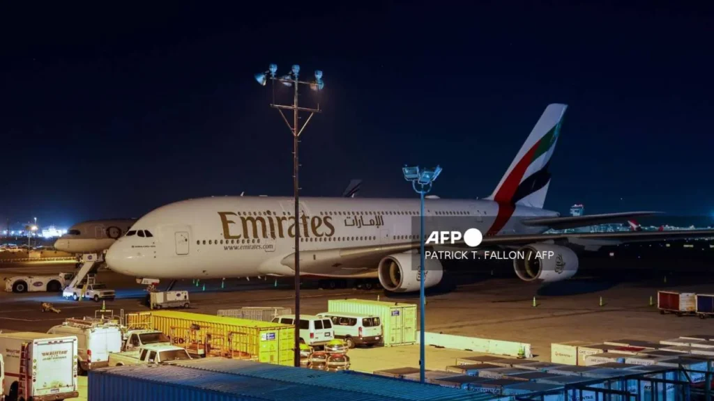 La SRE informó que la aerolínea Emirates retomó su ruta de Emiratos Árabes Unidos a México.