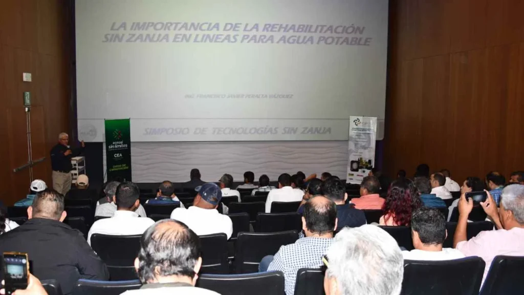 El Gobierno de San Luis Potosí, a través de la Comisión Estatal del Agua (CEA), realizó el Seminario Técnico de Tecnología sin Zanja.