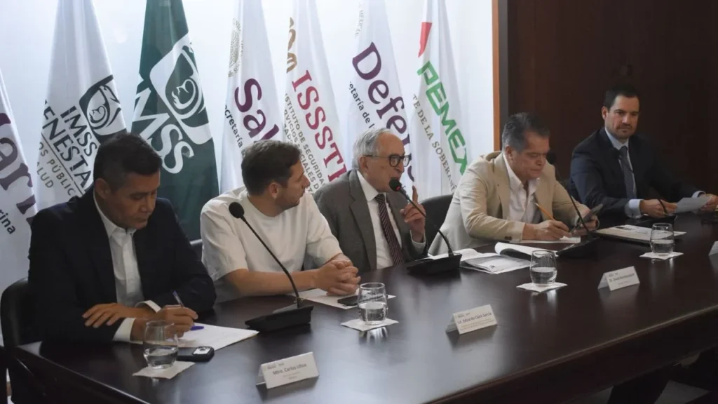 Secretaría de Salud y Pfizer firman acuerdo para impulsar desarrollo de vacunas