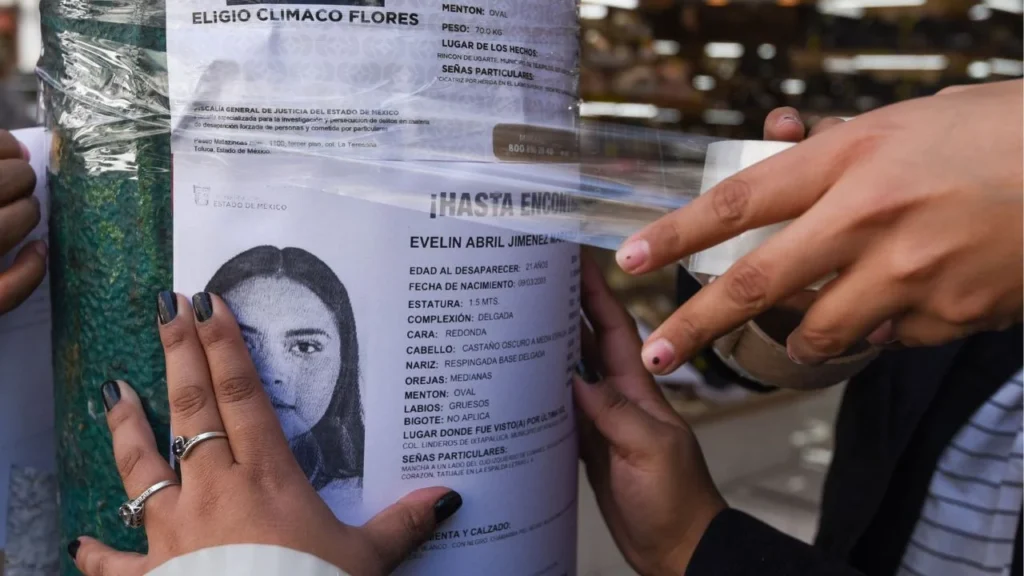 Colectivos y organizaciones cuestionan la estrategia oficial de búsqueda de personas desaparecidas por priorizar procesos administrativos sobre la realidad en campo.