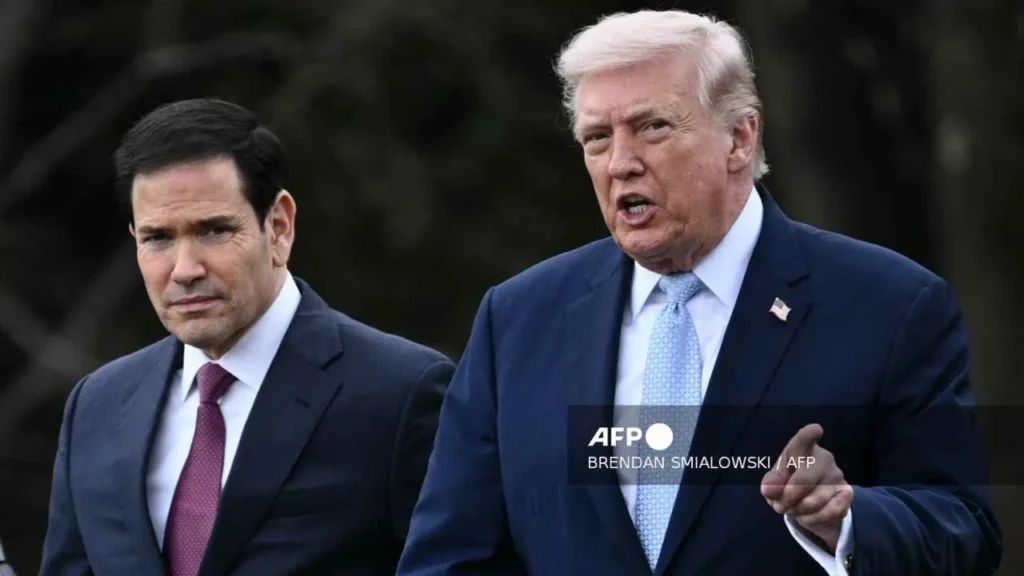 Trump destacó que si los demócratas no acuerdan de inmediato para que se liberen los fondos para pagar a los funcionarios, recurrirá al ICE.