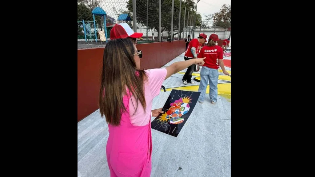 El Voluntariado de Álvaro Obregón entregó la cancha rehabilitada en el Parque Canarios.