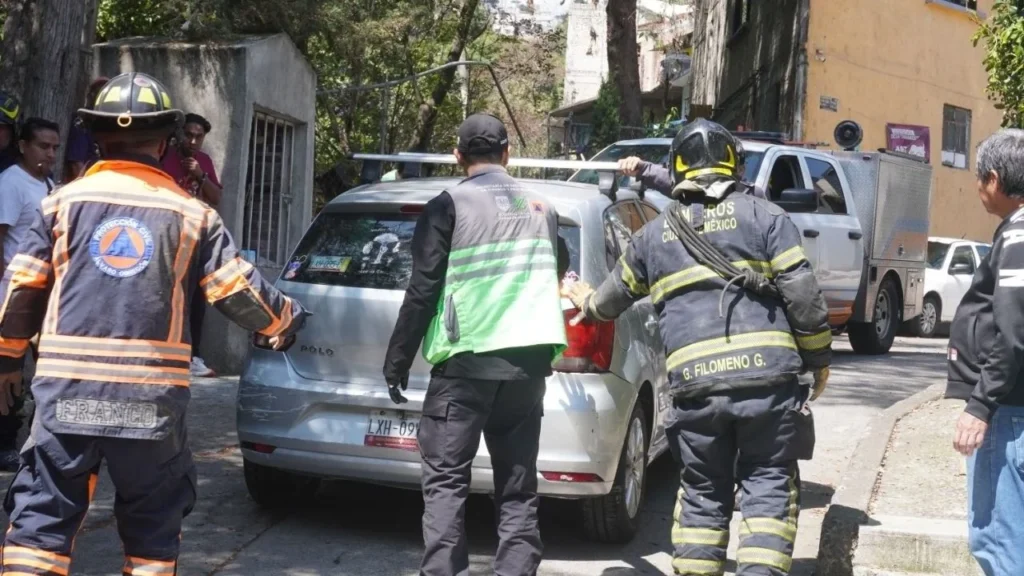 El alcalde Javier López Casarín se trasladó a Torres de Potrero, donde visitó a las familias afectadas y supervisó los trabajos en la zona.