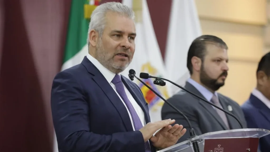 El gobernador Alfredo Bedolla destacó que la caída del 77% en homicidios en Michoacán es producto de la estrategia de seguridad implementada.
