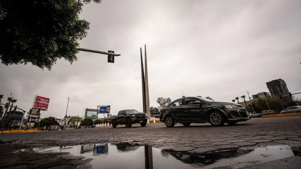 Nubes de tormenta y ráfagas de viento marcan el clima hoy en el norte del país ante la llegada del frente frío 45.
