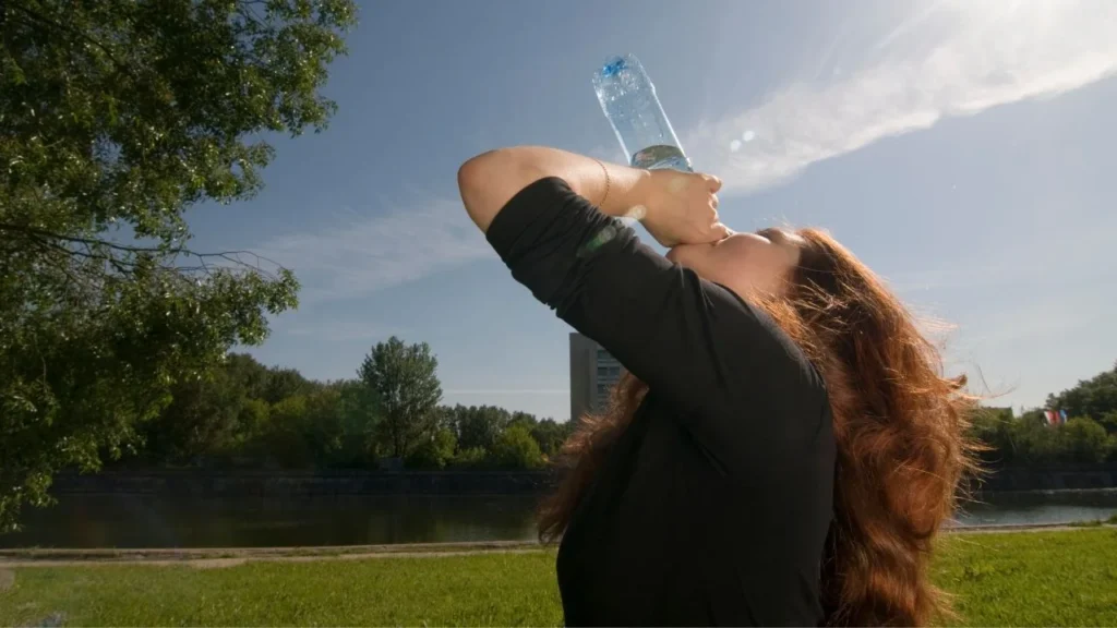 Ante la temporada de aumento de temperatura, te decimos cómo puedes identificar, actuar y prevenir un golpe de calor.