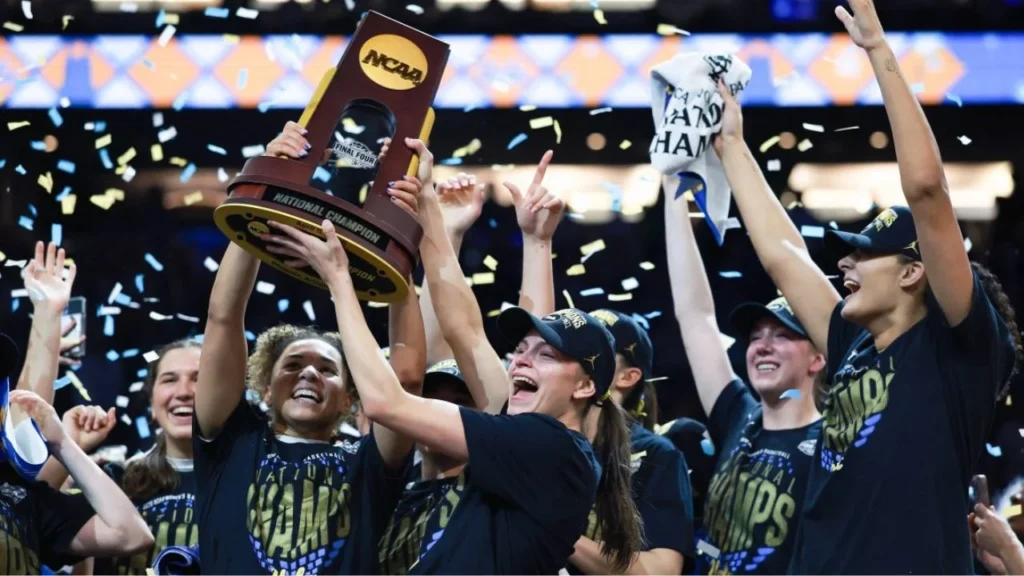 La basquetbolista mexicana Gabriela Jáquez se coronó campeona en el baloncesto nacional femenino de la NCAA.