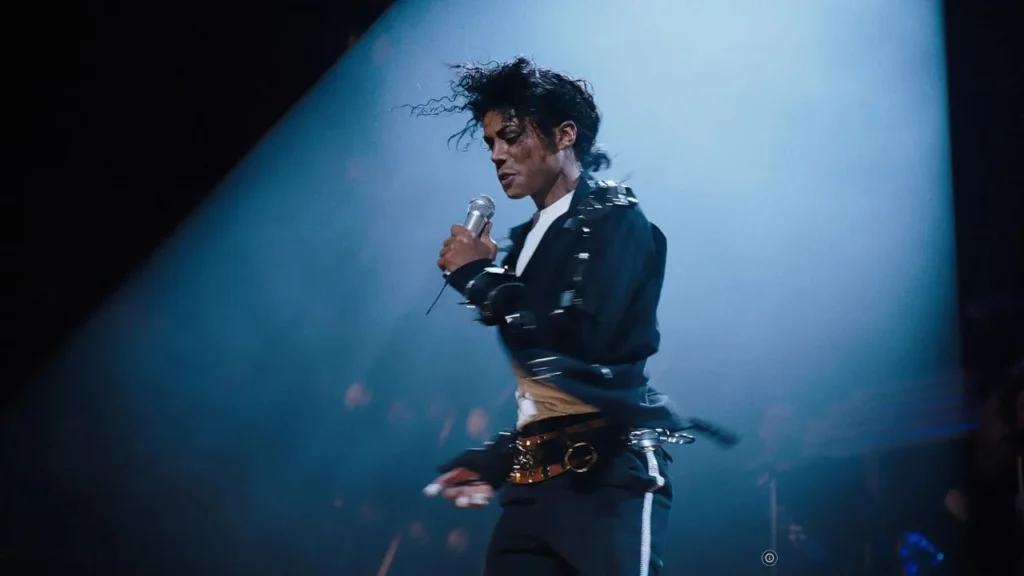 El filme Michael, que cuenta la vida del Rey del Pop, Michael Jackson, hizo salir a los mexicanos a ver su estreno en la pantalla grande.