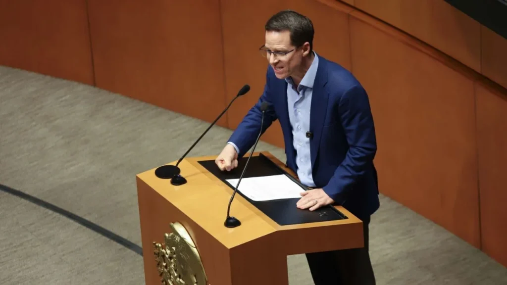 Senadores del PAN aprovecharon un momento para subir a la tribuna y hablar sobre las acusaciones de EU contra el gobernador Rubén Rocha.