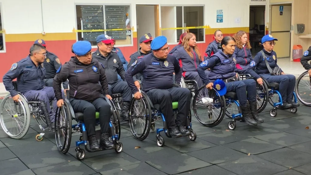 Talleristas de INDISCAPACIDAD participan en la capacitación de personal de la SSC asignado en el STC Metro para garantizar un trato digno.
