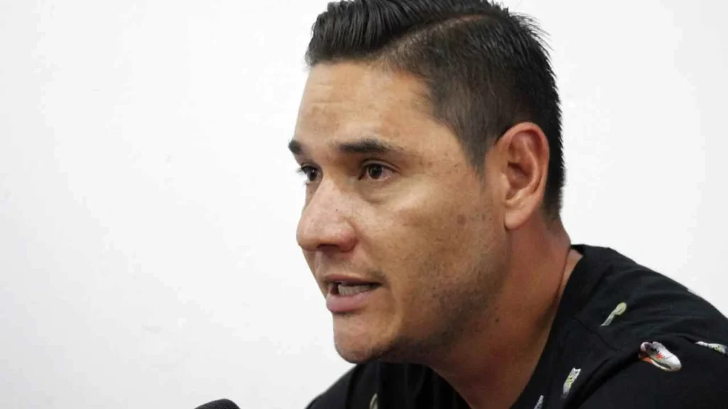 Hasta el momento, el exportero no ha dado declaraciones en torno a su salud.