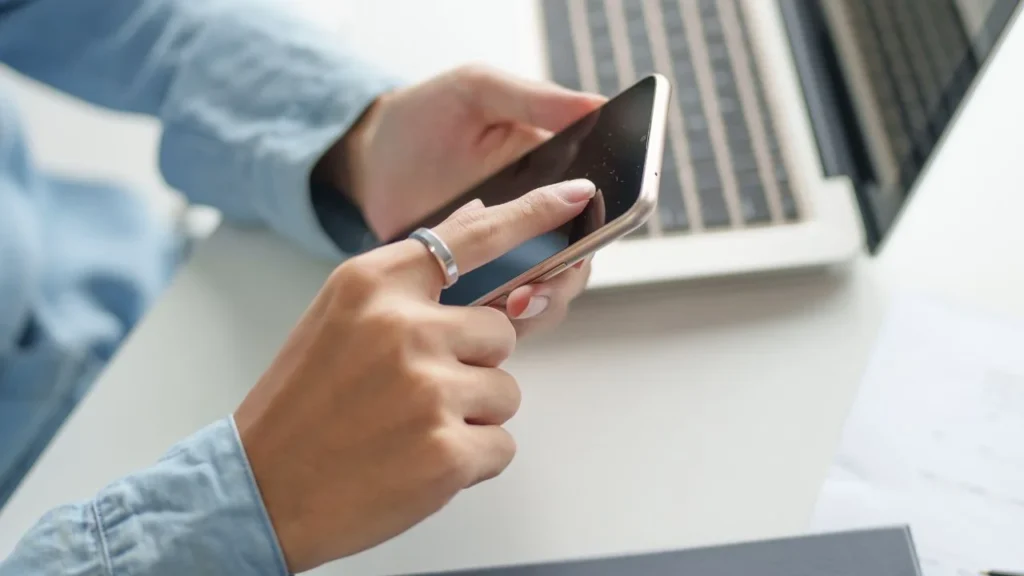 Las empresas telefónicas deben responder por el cambio indebido de SIM (chip) sin verificación estricta de identidad, determinó la SCJN.