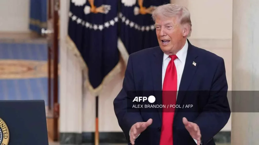 Donald Trump se burló de su homólogo francés, Emmanuel Macron, durante un almuerzo privado.