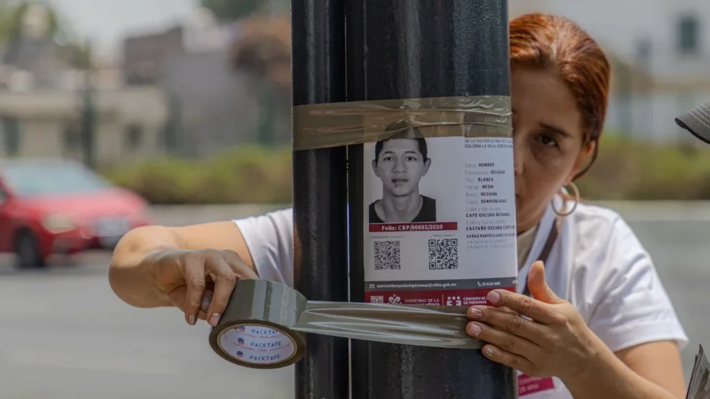 Activistas junto con padres de personas provenientes de otros países, iniciaron una campaña de búsqueda en la CDMX.
