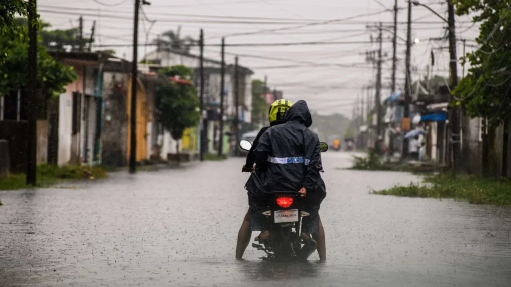 Depresión Tropical Dos-E podría afectar Guerrero y Oaxaca, CONAGUA