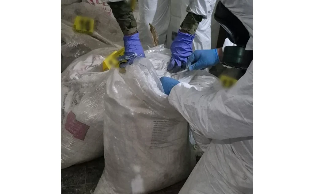 Aseguran fentanilo y destruyen laboratorio clandestino en Zapopan
