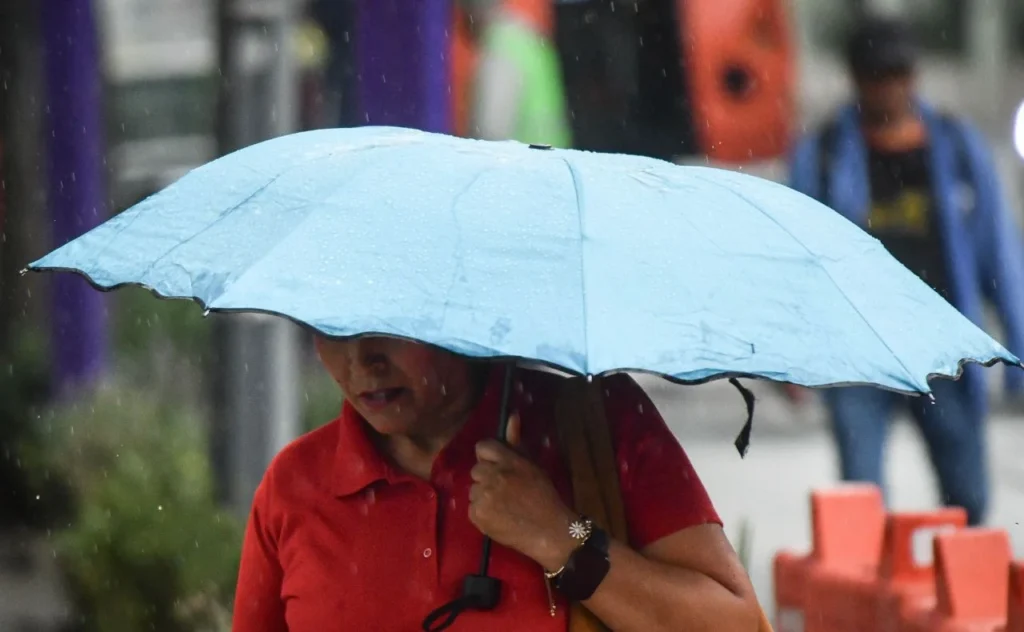 Lluvias intensas y riesgo ciclónico marcan el clima hoy en México
