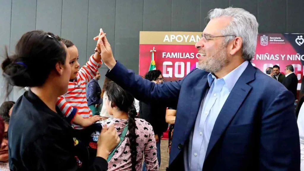 Con una inversión histórica y programas sociales, el estado frena el abandono de tratamientos por cáncer infantil.