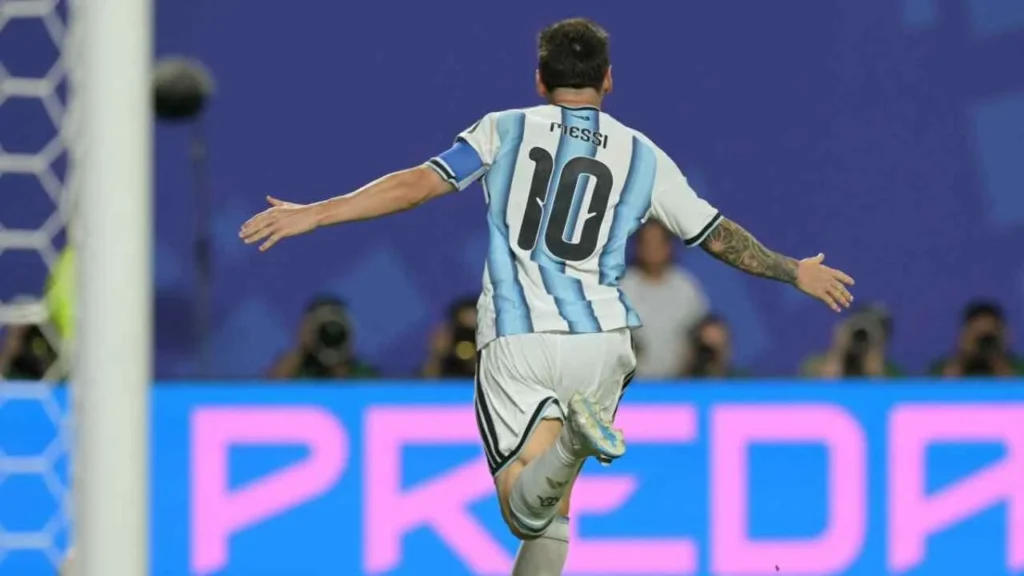 Lionel Messi anotó tres tantos en el triunfo de Argentina 3-0 ante Argelia en su debut en el Mundial 2026,