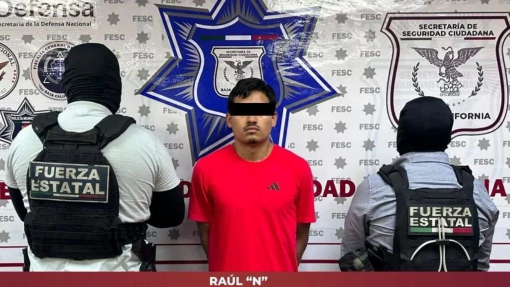 Durante el despliegue en el hangar clandestino aseguraron una aeronave, 20 kilos de cocaína y capturaron a un hombre requerido por la DEA.