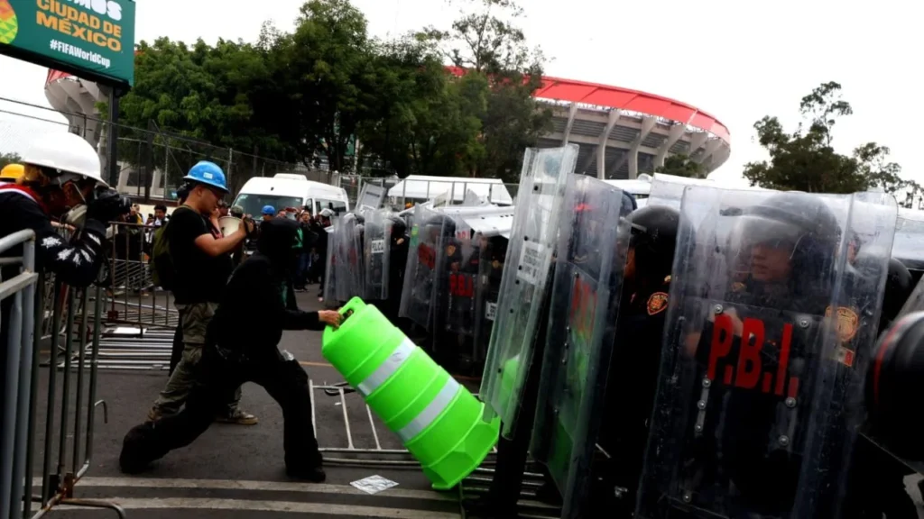 En medio de la inauguración del Mundial 2026, la CDMX vive una jornada de marchas, cierres viales y enfrentamientos.