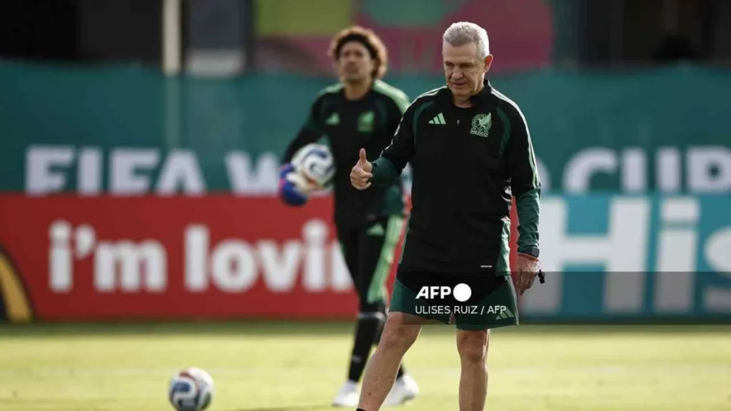 "El Vasco" dijo que los entrenadores aprovechan estas pausas "para dar mensajes" a sus jugadores.