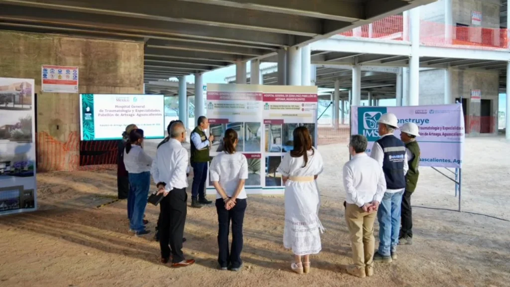 En Aguascalientes, Zoé Robledo reconoció la importancia de abrir espacios institucionales para reconocer el papel del personal médico.