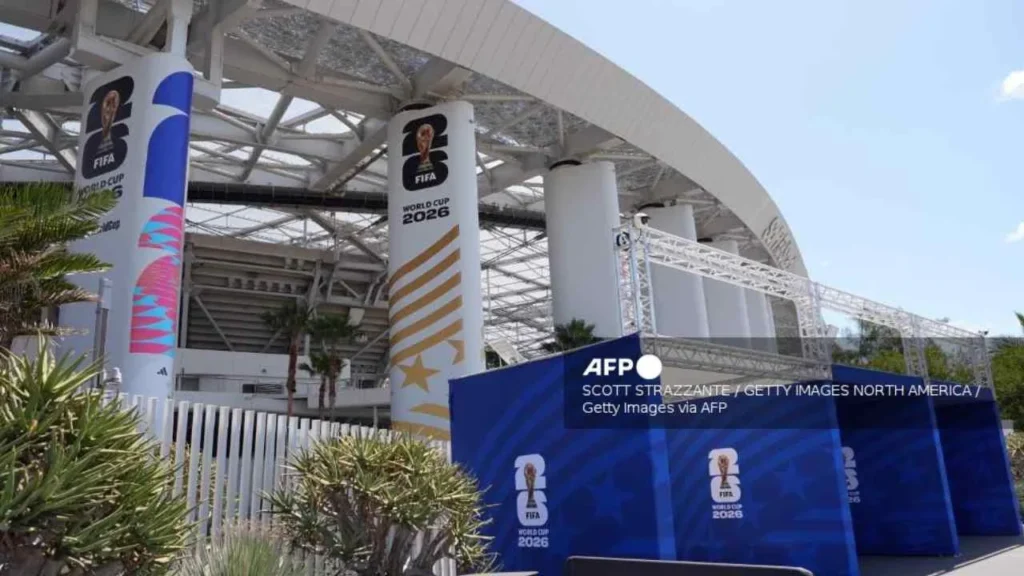 Los trabajadores del Estadio de Los Ángeles votaron para irse a huelga a una semana de que comience el Mundial.