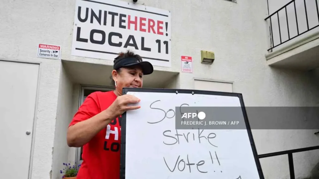 Los trabajadores comienzan a votar sobre irse a huelga o no durante el Mundial.