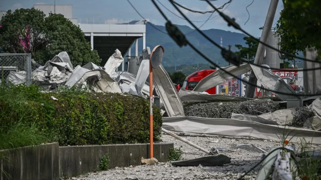 Uno de los puntos más afectados tras el terremoto en Japón es el centro comercial Aeon Mall de Kashima, donde decenas de personas se encontraban al momento del sismo