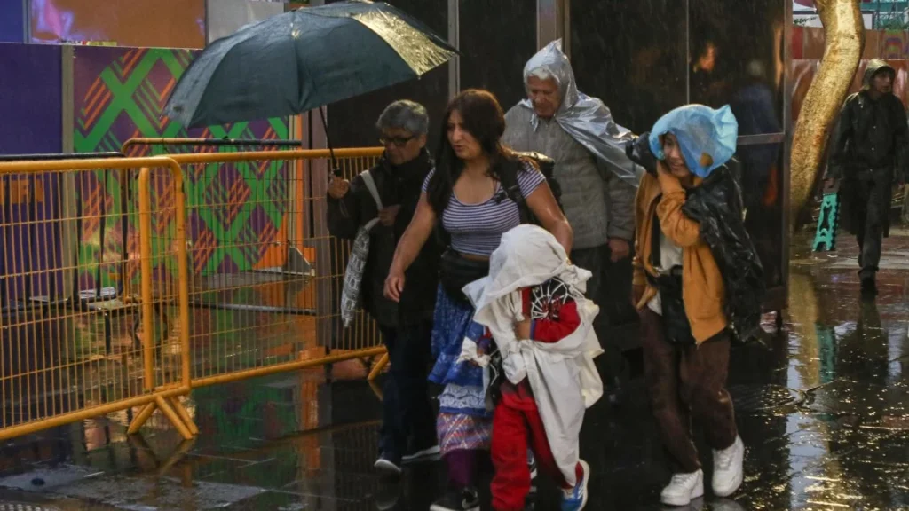Clima hoy: el pronóstico prevé lluvias muy fuertes con tormentas eléctricas y posible caída de granizo en diversas regiones del país