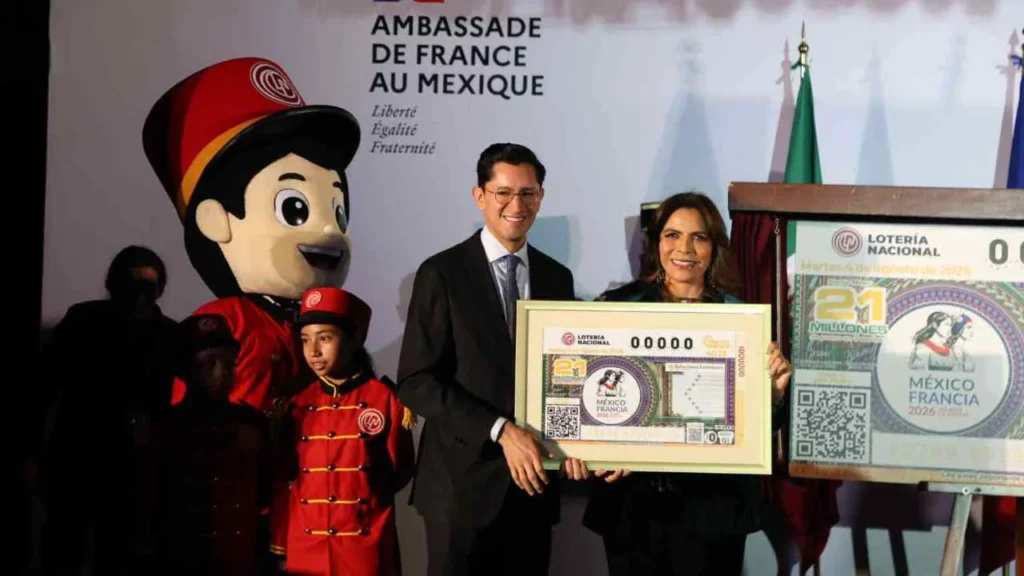 La Lotería Nacional develó un boleto conmemorativo por la amistad de los 200 años de amistad entre ambos países.