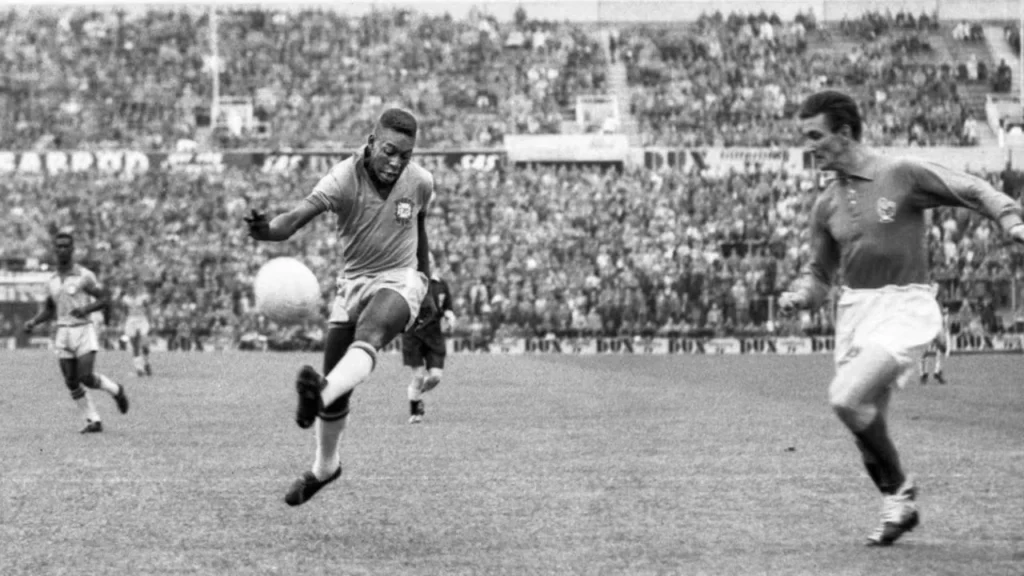 ¿Está Gilberto Mora? Entérate aquí quiénes son los 5 jugadores más jóvenes que han jugado una Copa del Mundo.