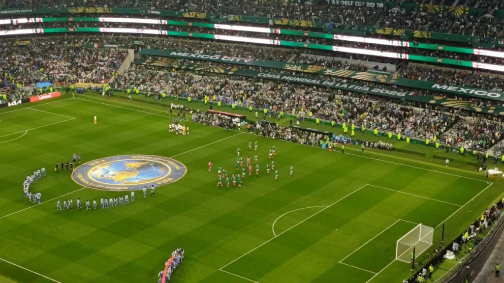 Los jugadores se alistan para el inicio del juego con la fotografía oficial previa del encuentro