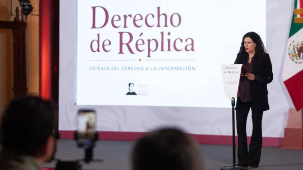 Durante el programa Derecho de Réplica aparecieron nombres de periodistas y comunicadores.