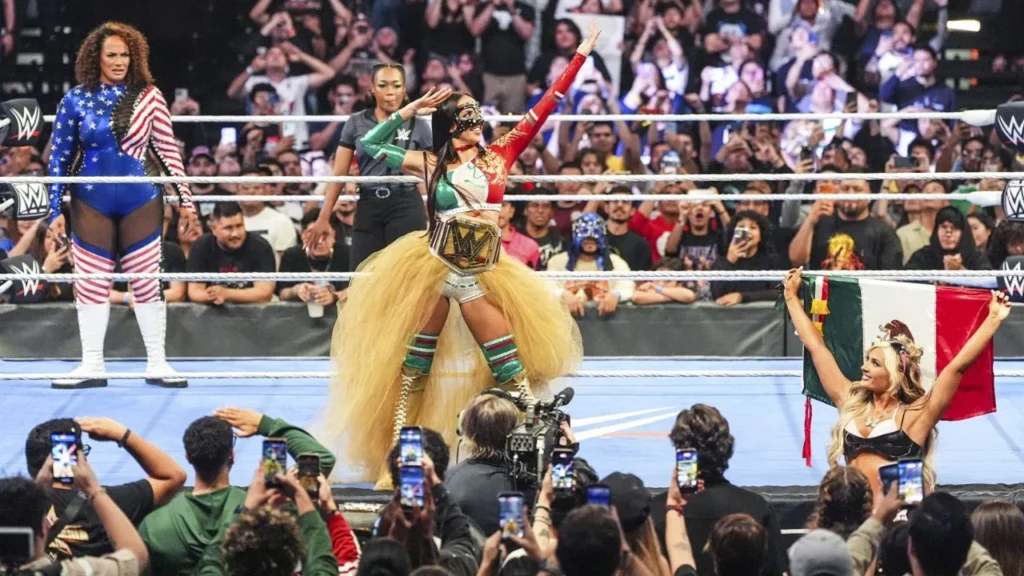 De manera sorpresiva, Sami Zayn se coronó campeón en México y así le arrebató el Campeonato Indiscutido de la WWE a CM Punk en la Arena CDMX.