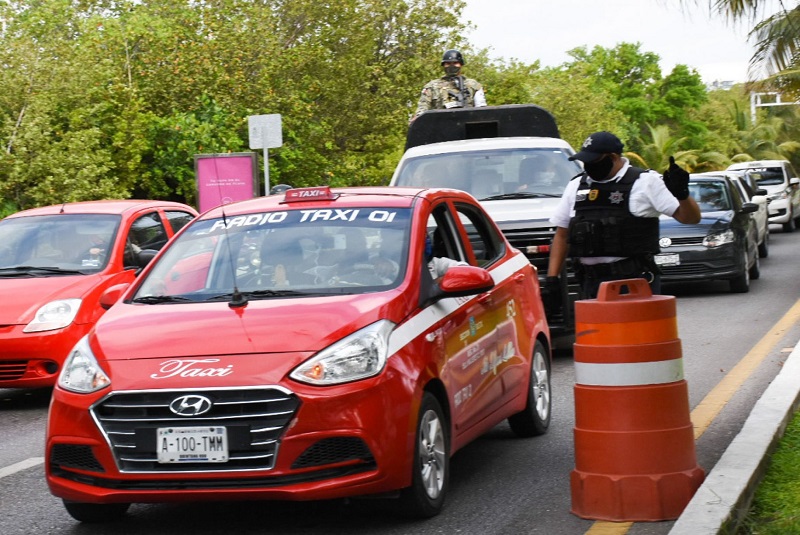 policía-soborno-turistas-cancún