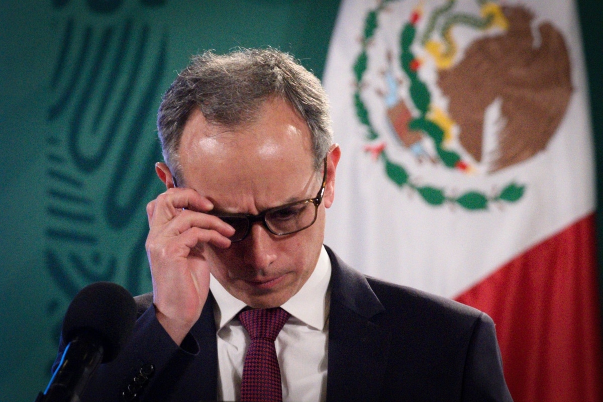 Además, recordó que en el embarque que llegó ayer con 219 mil dosis se contempla inmunizar al personal que labora en el sector privado