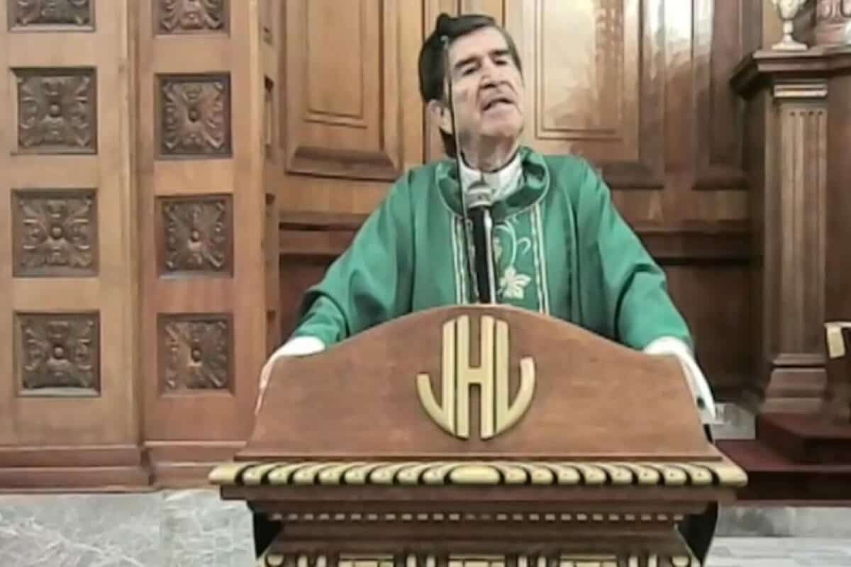"Pero así como me ven mi rostro, ando así porque confío mucho en Dios"