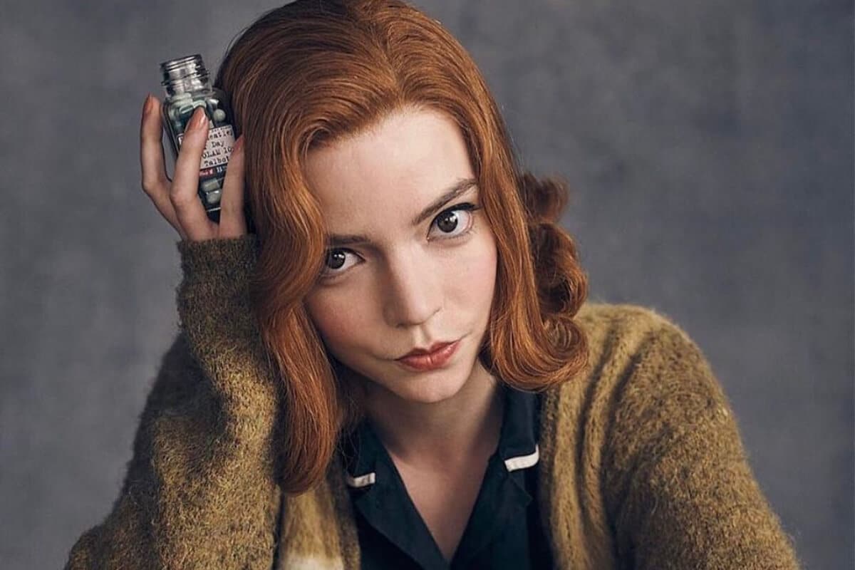 La intérprete está nominada por su participación en dos producciones: la miniserie Gambito de dama y la película Emma