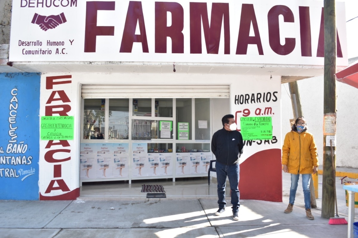 El líder comunitario precisó que con estas farmacias comunitarias buscan apoyar la economía de las familias; tendrán medicamentos a bajo costo, promociones, descuentos y médicos para consultas diarias