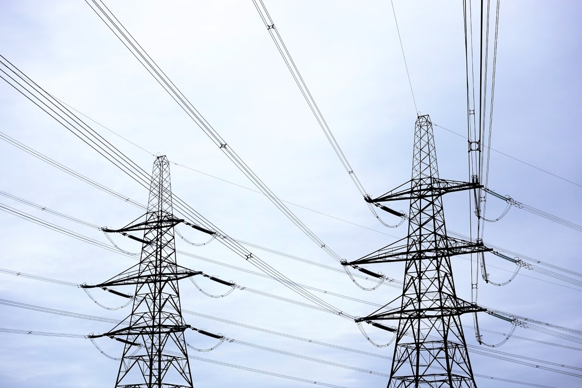 El senador Erandi Bermúdez, alertó que las reformas a la industria eléctrica, beneficiarán a los dueños de minas de carbón