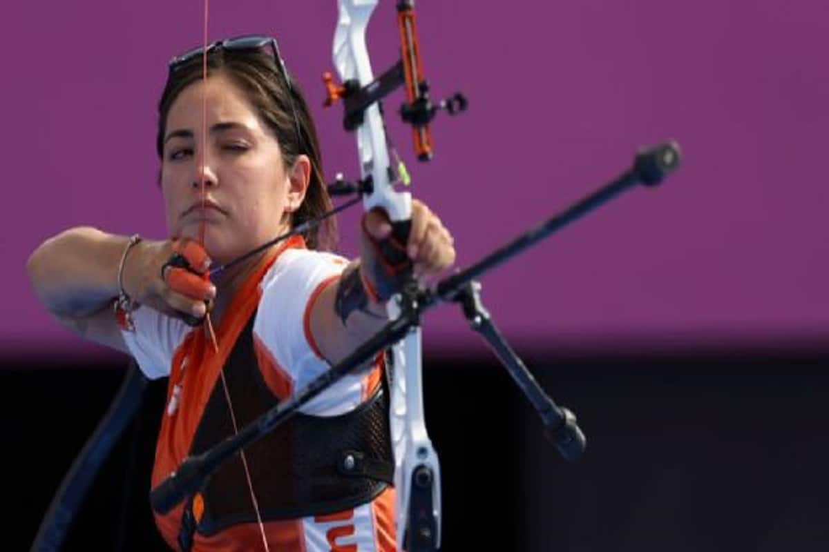 Gabriela Bayardo en la prueba de tiro con arco mixto