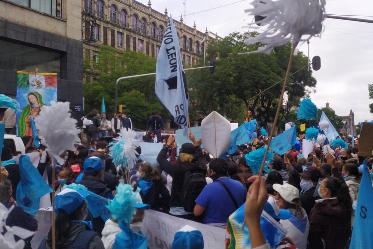 Grupo Provida afuera de la SCJN