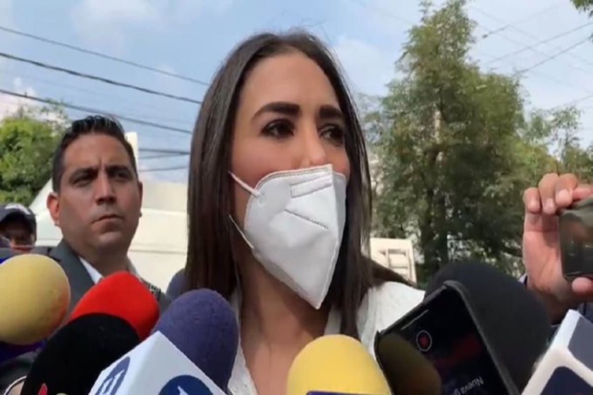 Mariana Robles.
