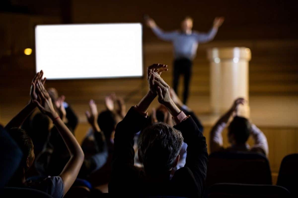 ¿Cómo seleccionar al conferencista ideal para tu evento? Aurum Speakers Bureau te da las claves