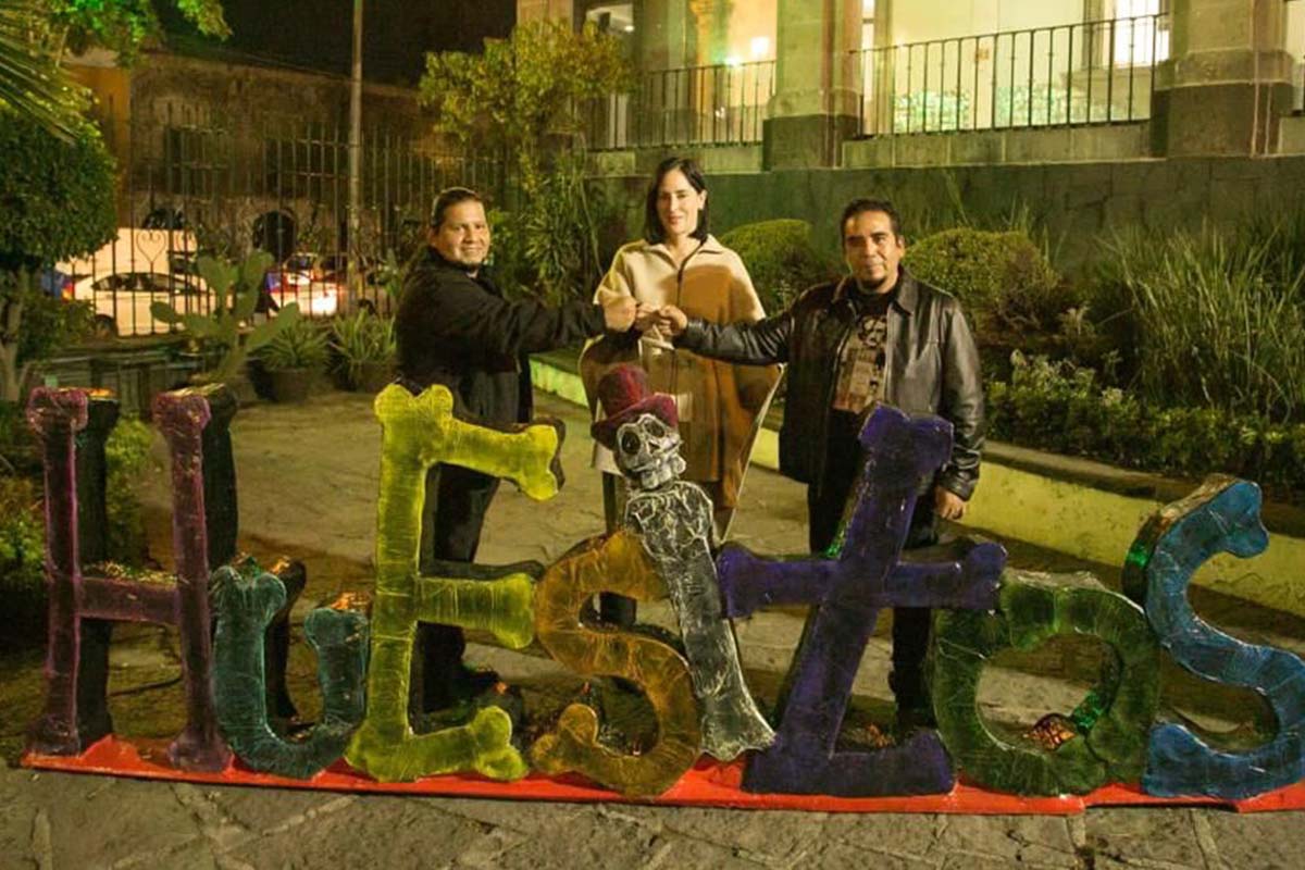 Inaugura Lía Limón exposición de cartonería: “Huesitos Olvidados”