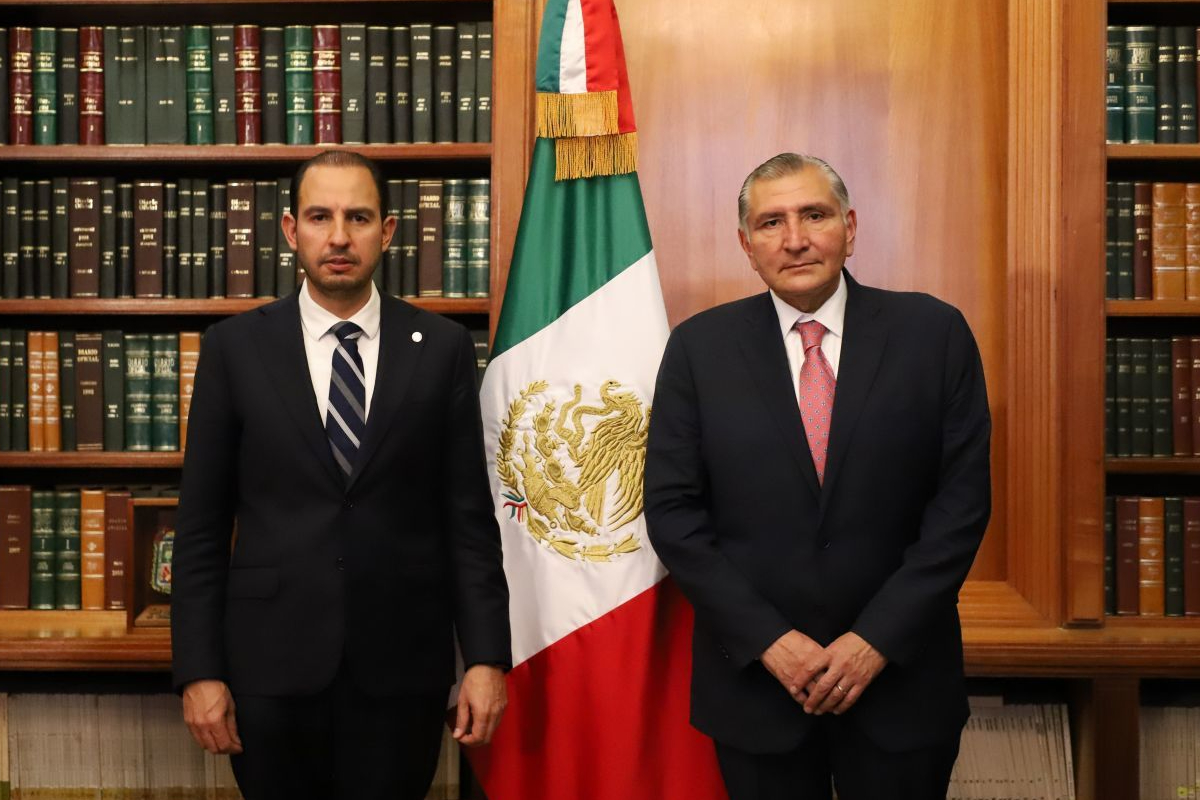 Marko Cortés, dirigente nacional del PAN, y Adán Augusto López, secretario de Gobernación.