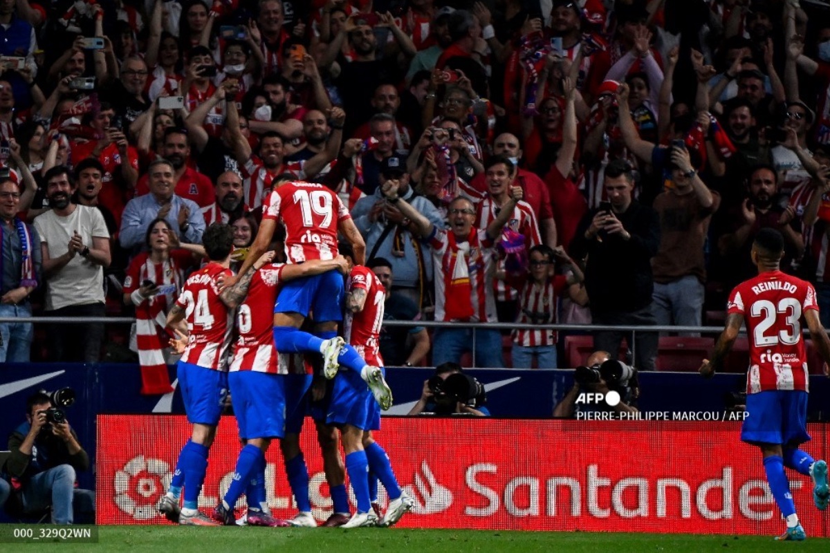 Atlético se lleva el derbi al Real Madrid y se acerca a la Champions